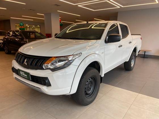 MITSUBISHI L200 TRITON 2.4 16V TURBO DIESEL GLS CD 4X4 AUTOMÁTICO
